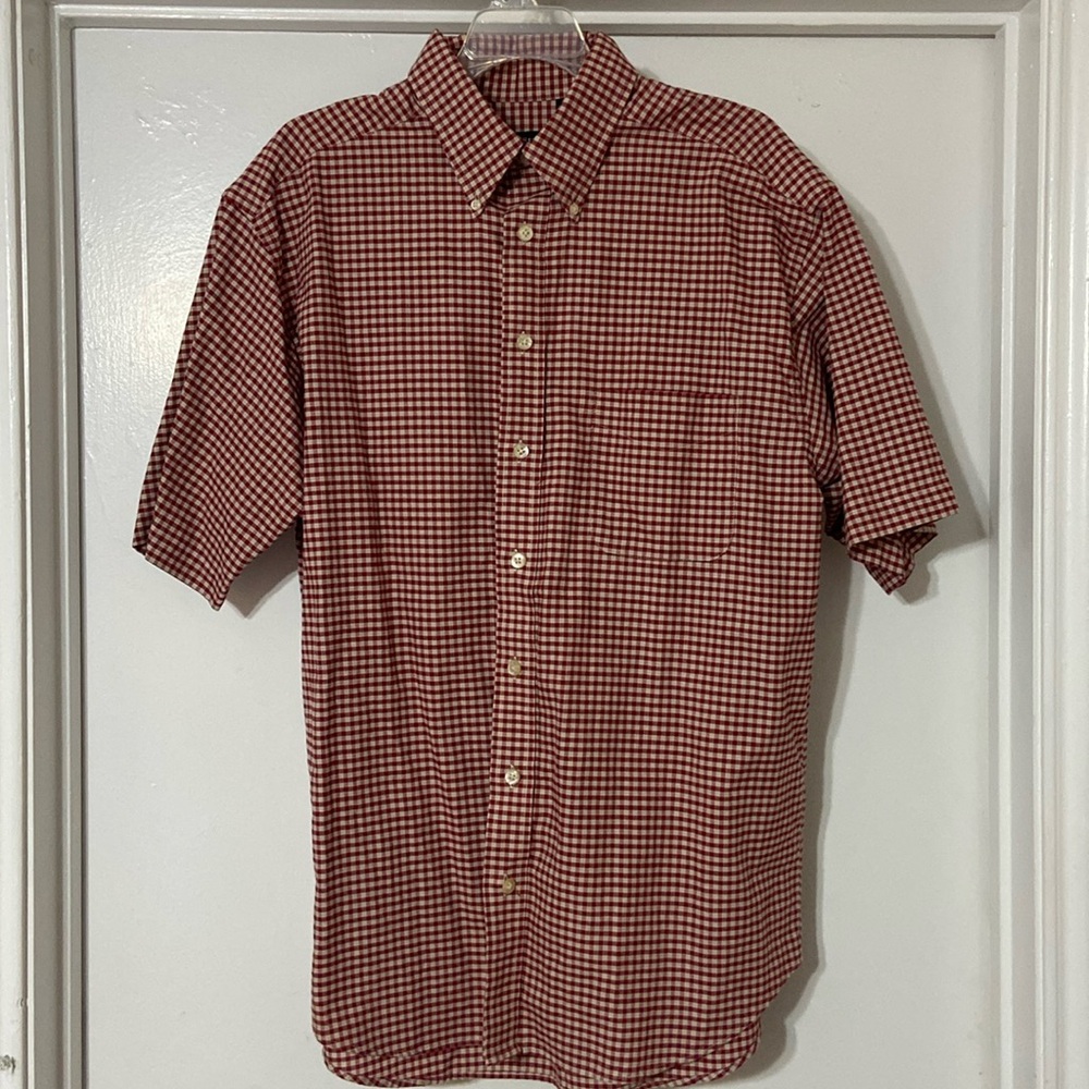 Men’s short sleeve button up plaid shirt